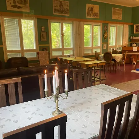 Koulumaeki Hostel Karkola