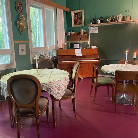 Koulumaeki * Karkola