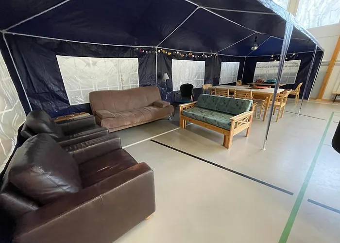 Koulumaeki Ostello *