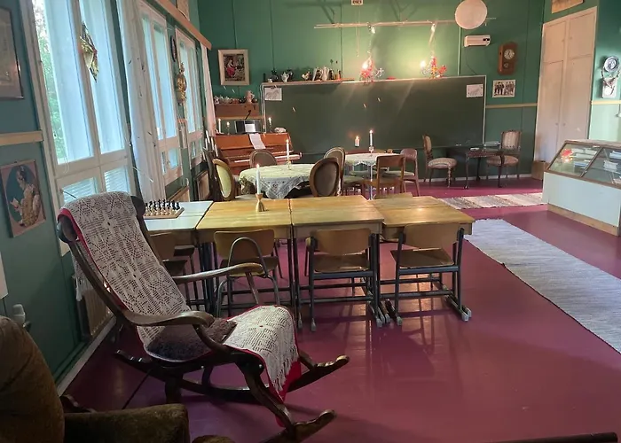 Koulumaeki * Karkola