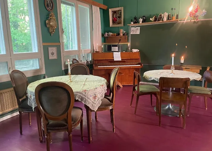 Koulumaeki * Karkola